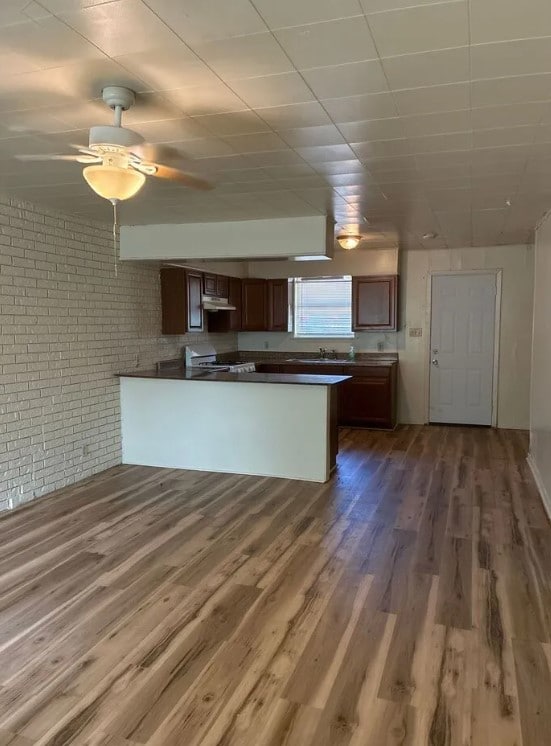 Building Photo - 604 W 4th St