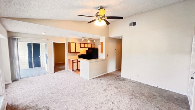 Building Photo - Available NOW! Charming 2 BD / 2 BA in Orl...