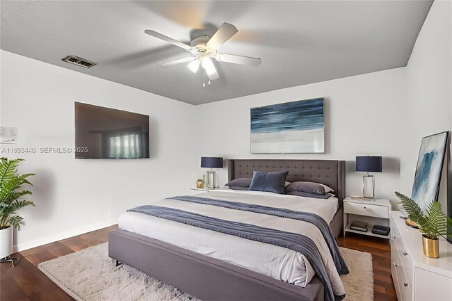 Building Photo - 1046 Satinleaf St