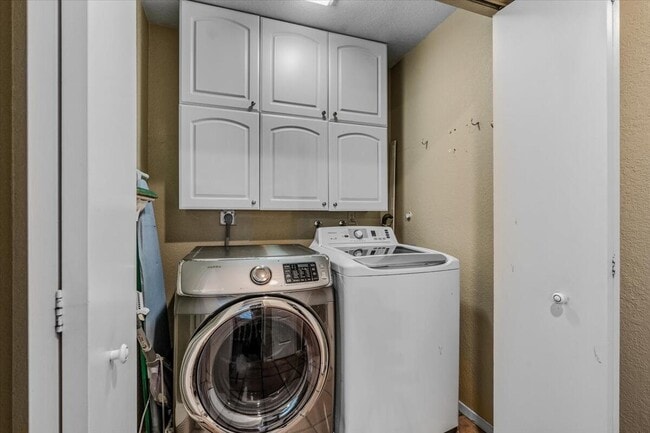 Building Photo - 53705 Avenida Diaz