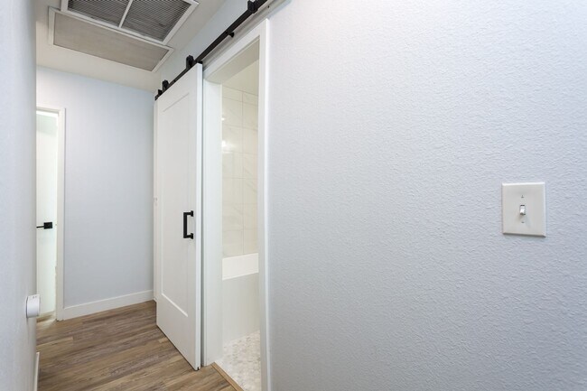 Building Photo - Charming Two Story Home!