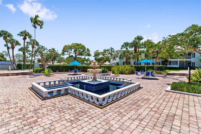 Building Photo - 2151 NE 68th St