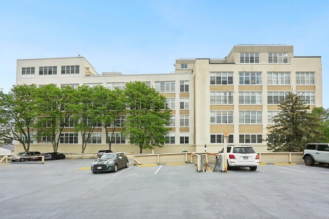 Building Photo - 1 Landmark Sq
