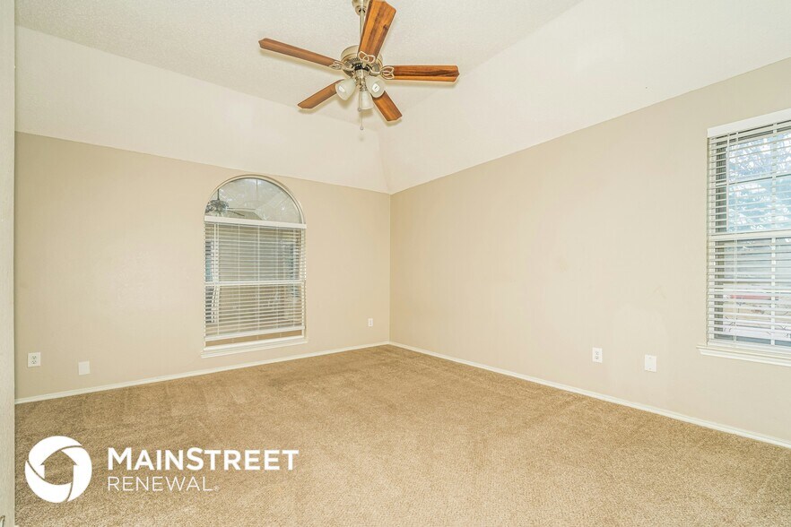 Building Photo - 7501 Meadow Creek Dr