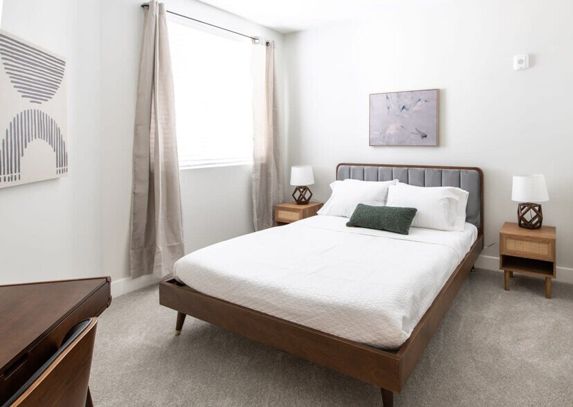 Building Photo - 228 Pike St