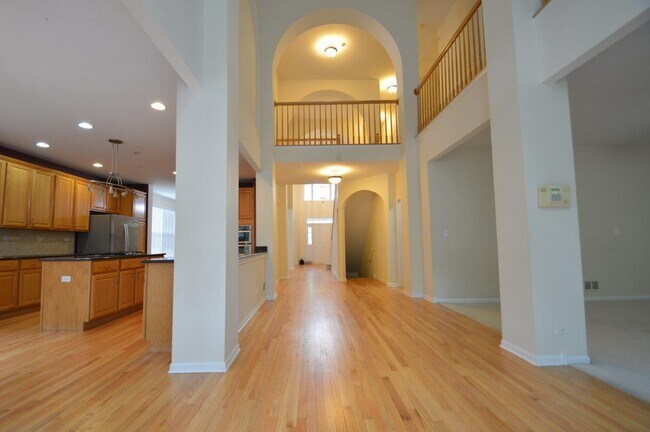 Building Photo - 8095 Boulder Ct