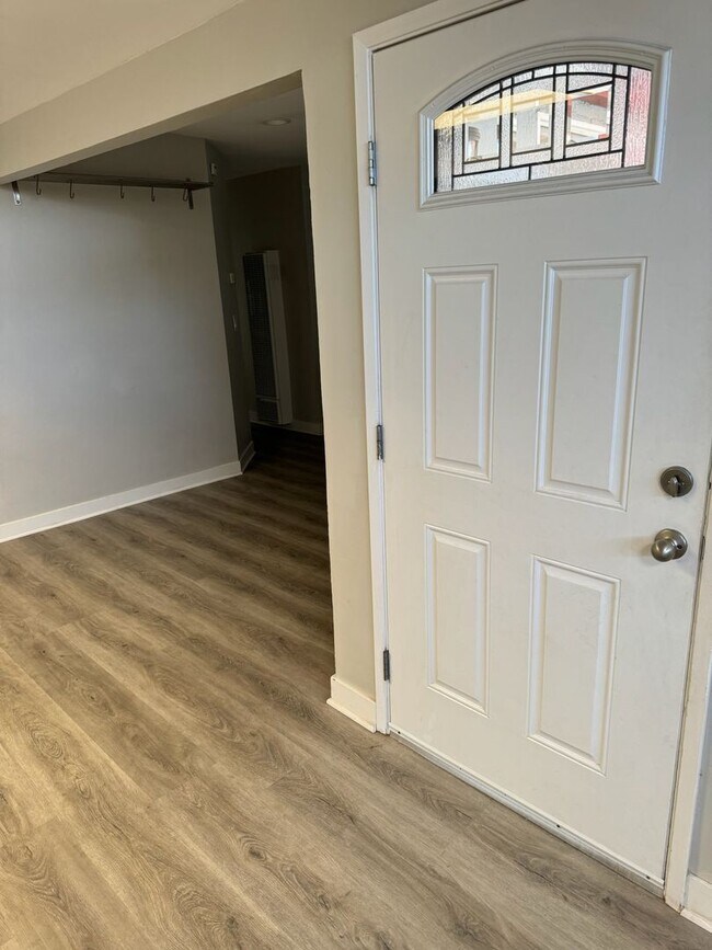 Building Photo - 3BR 2BA house for rent in prime Clairemont  location