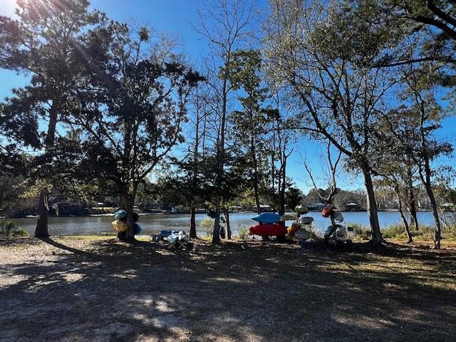 Building Photo - 207 Riverbend Dr