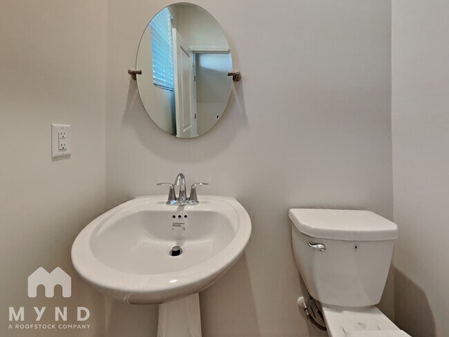 Building Photo - 132 Eagle Chase Dr