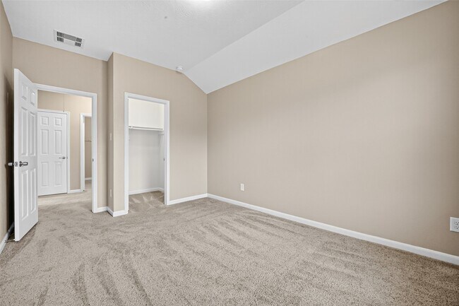 Building Photo - 16419 Sheffield Run Dr