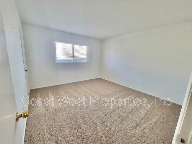 Building Photo - 1178 Cypress Ave