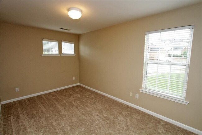 Building Photo - 4739 Autumn Rose Trail