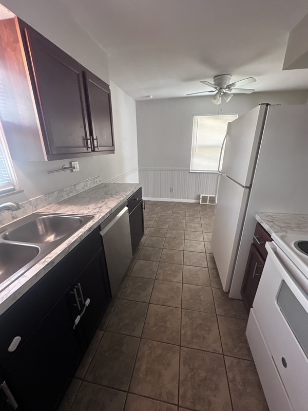 Building Photo - 21271 Priday Ave