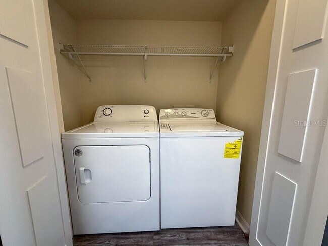 Building Photo - 4003 SW 27th St