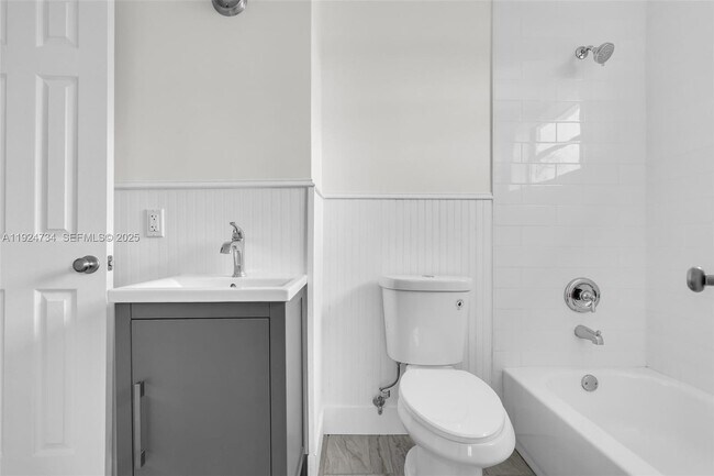 Building Photo - 18350 SW 105th Ave