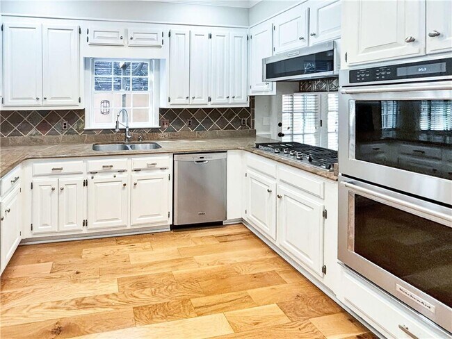 Building Photo - 4515 N Slope Cir