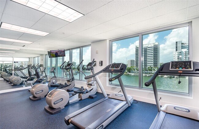 Building Photo - 7928 East Dr