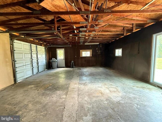 Building Photo - 87 Becks Ln