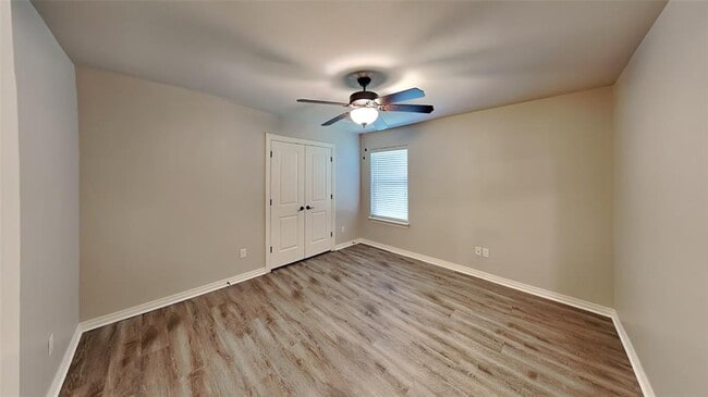 Building Photo - 5720 St James Pl