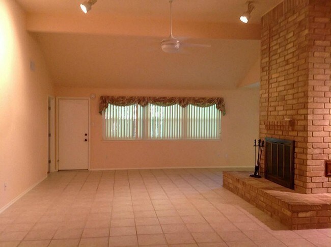 Building Photo - 3702 Kingston Vale Dr