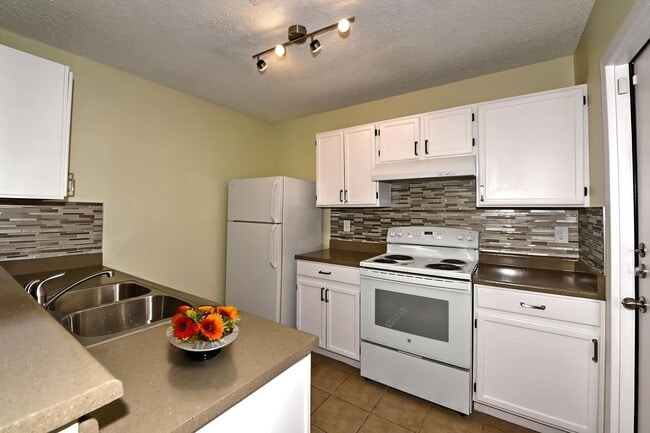 Building Photo - 3410 Ridge Ash