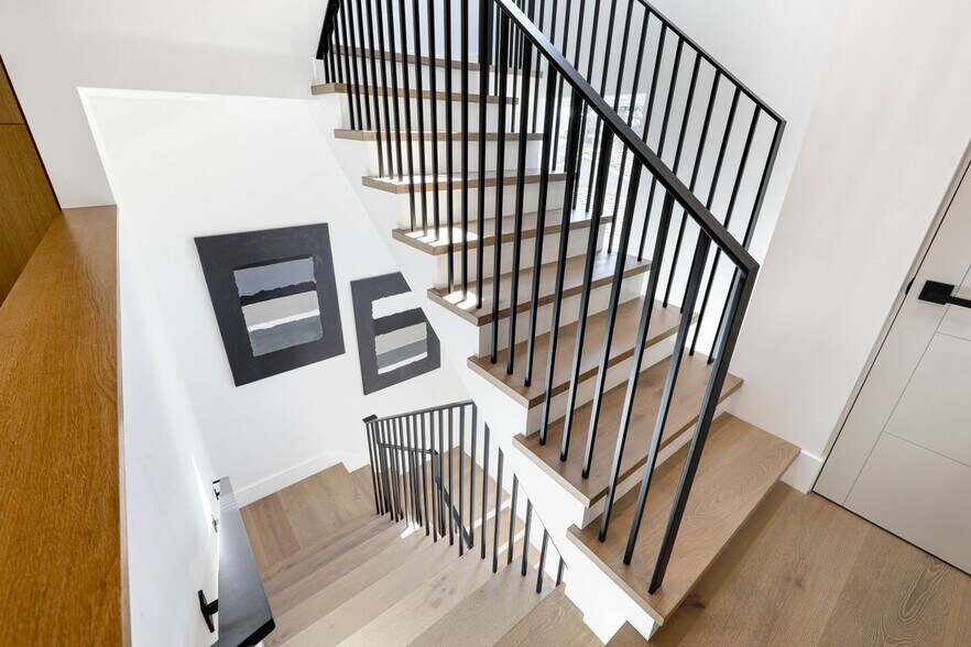 Building Photo - 715 Narcissus, 2