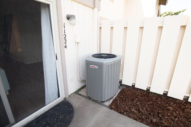 Building Photo - Great Townhome located in the 4S ranch next to Westwood elementary