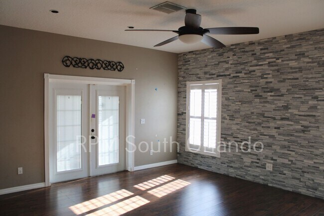 Building Photo - Spacious 4–5 Bedroom Home for Rent in Gate...