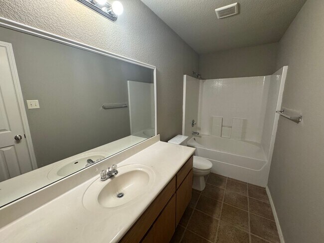 Building Photo - 3807 Ida Dr