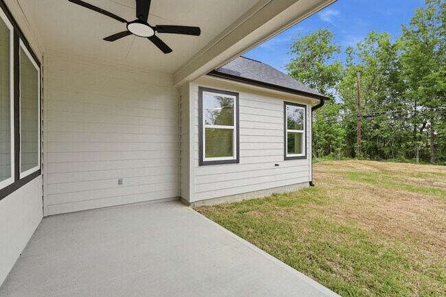 Building Photo - 210 Big Deer Dr
