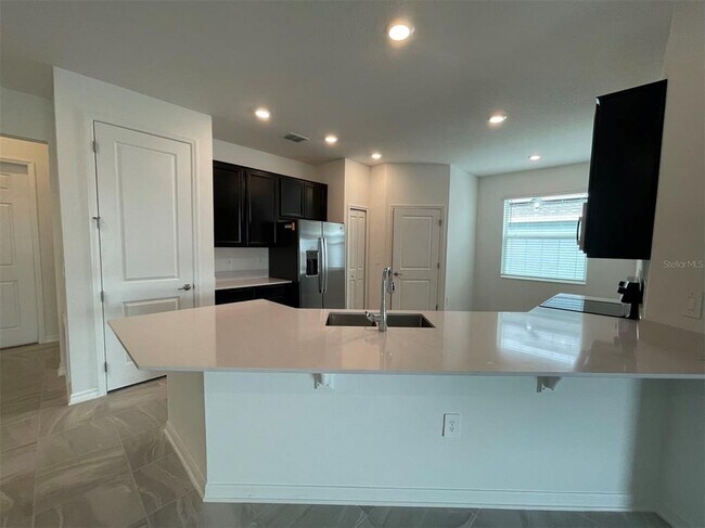 Building Photo - 835 Ofanto Wy