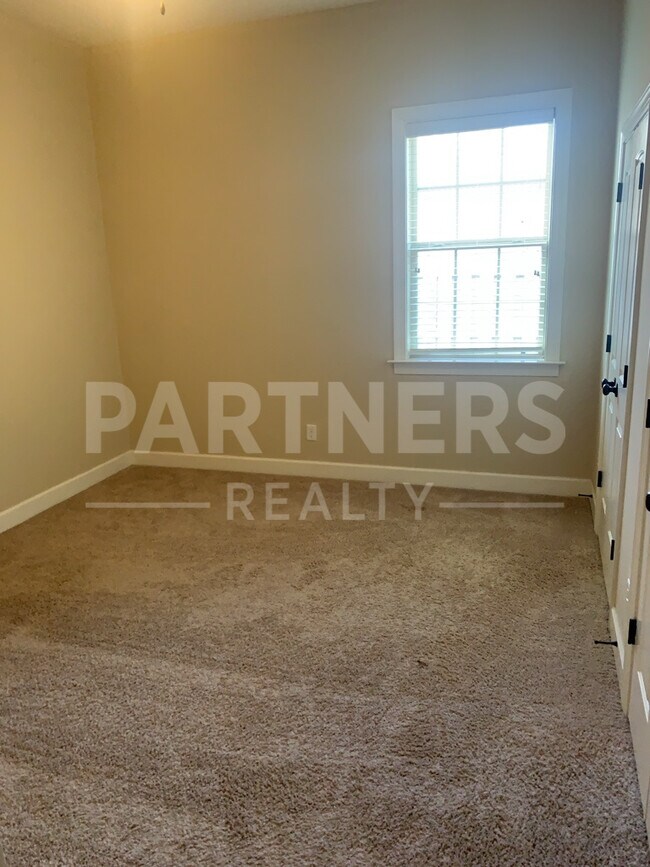 Building Photo - 9260 Marston Way