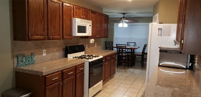 Building Photo - 205 Sharnoll Cir