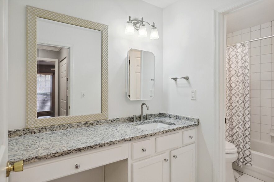 Bathroom - 514 Granville Ct