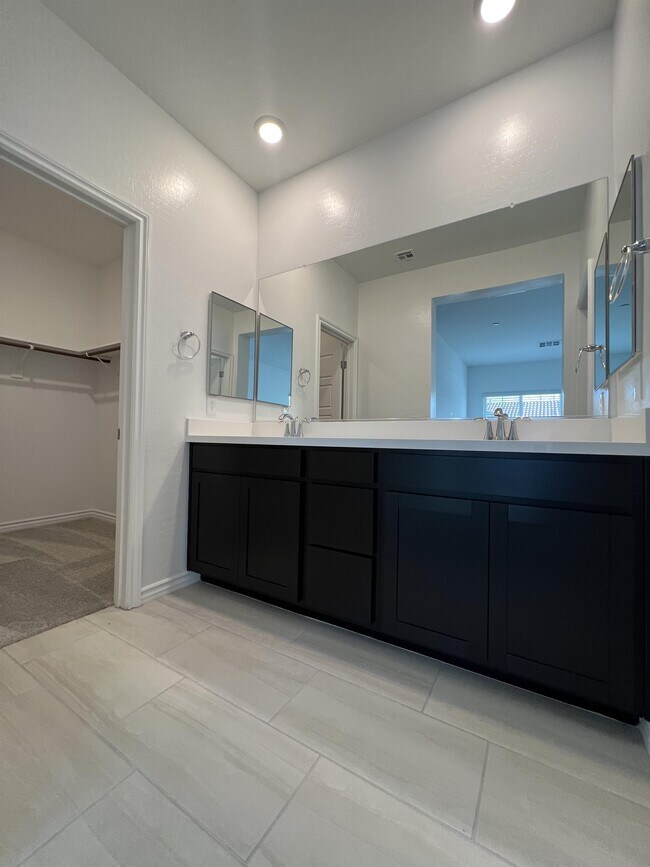 Building Photo - 274 Callen Falls Ave