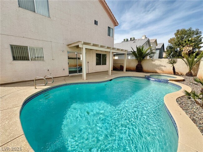 Building Photo - 7216 Winding Creek Dr