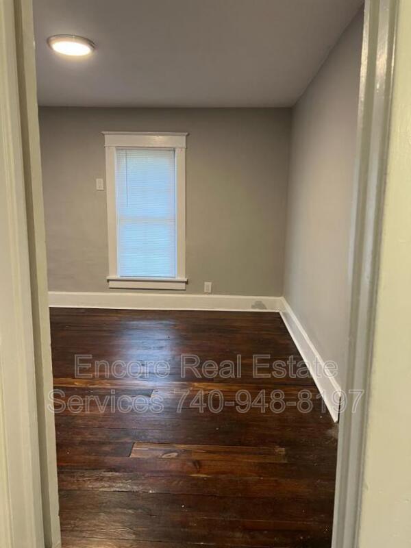 Building Photo - 526 Daniel Ave