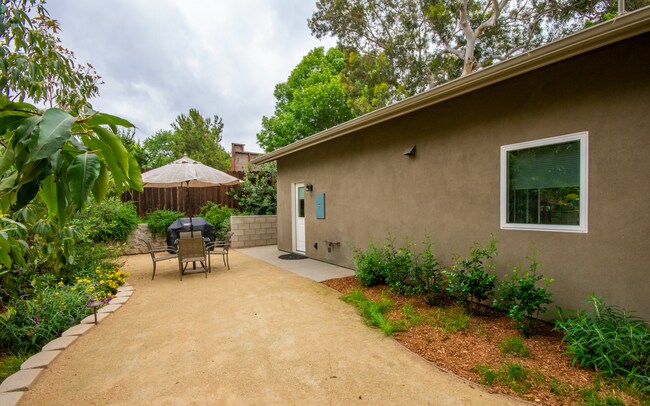 Building Photo - Beautiful Fully Furnished 1 Bd Rental!