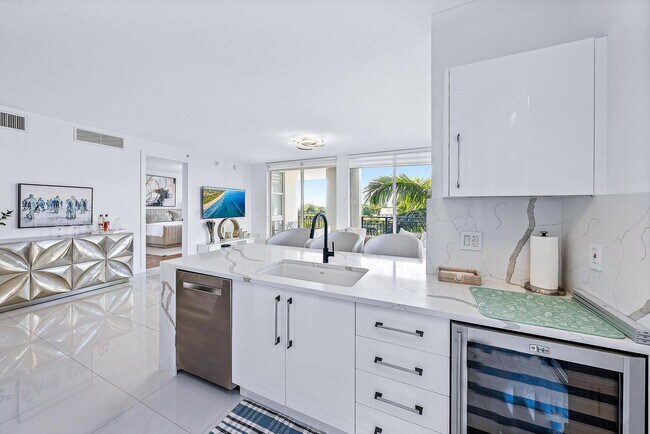 Building Photo - 550 Okeechobee Blvd
