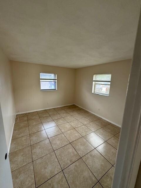 Building Photo - 670 NE 46th Ct