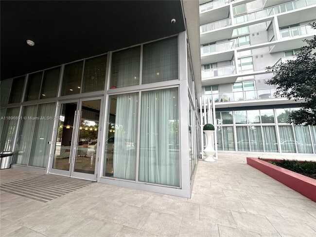 Building Photo - 2000 Metropica Wy