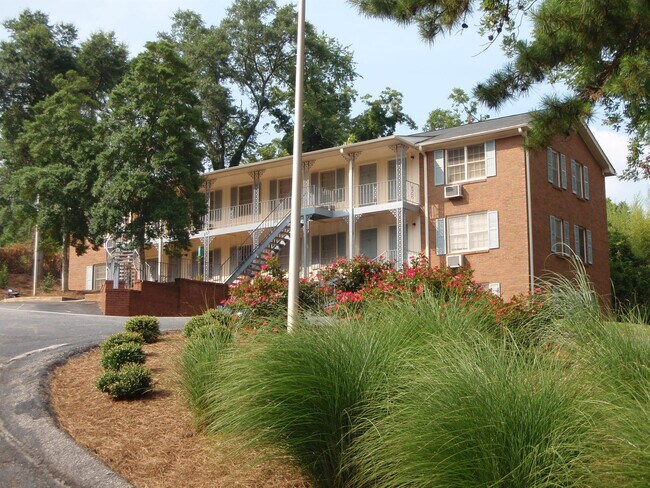 Primary Photo - 6 E Cloverhurst Ave