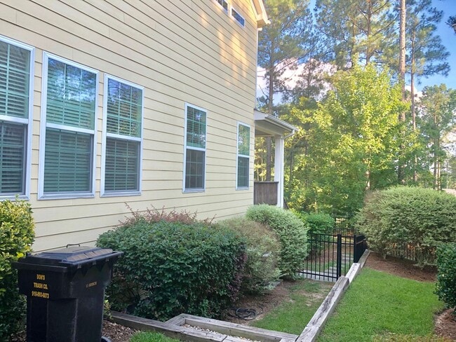 Building Photo - 108 Pine Hawk Dr