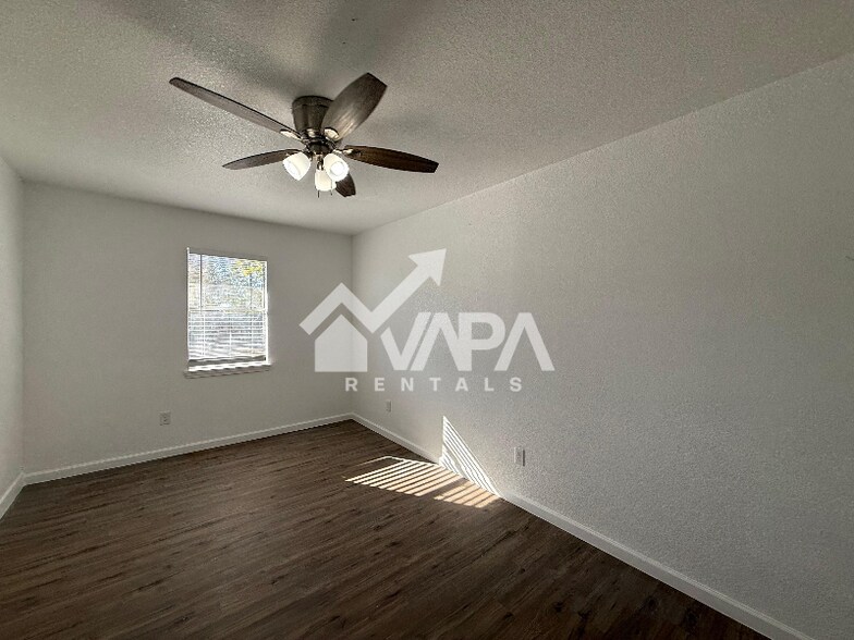 Building Photo - 1994 Springvale Dr