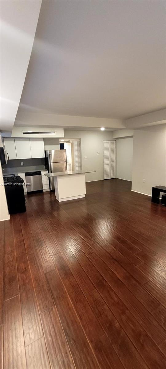 Building Photo - 7333 Dickens Ave