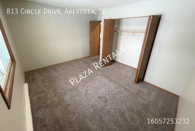 Building Photo - 213 13th Ave E