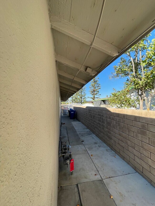 Building Photo - For Rent – 3 Bed, 2 Bath Home in Rowland Heights