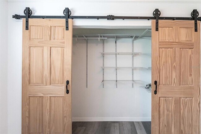 Building Photo - 326 W Grace St