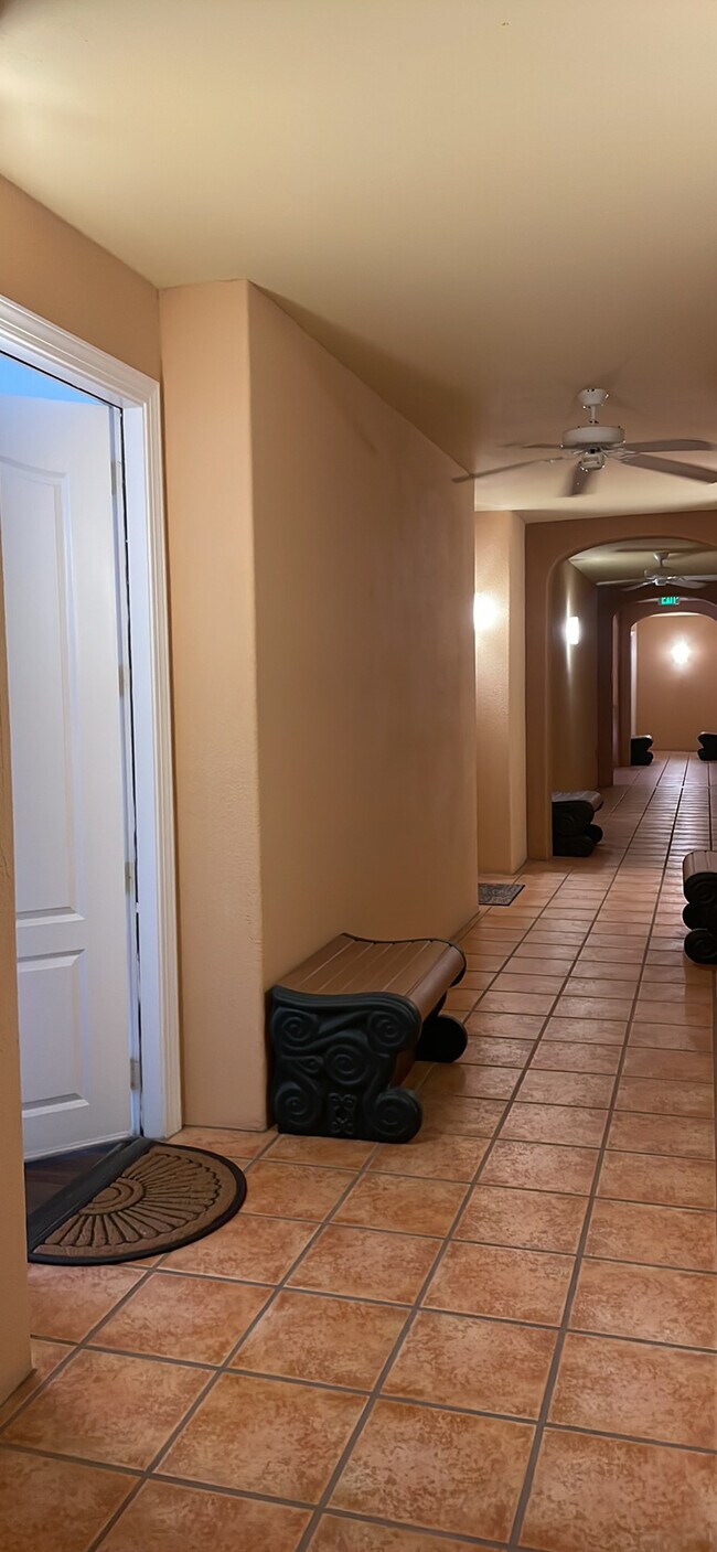 Building Photo - 500 Mirasol Cir