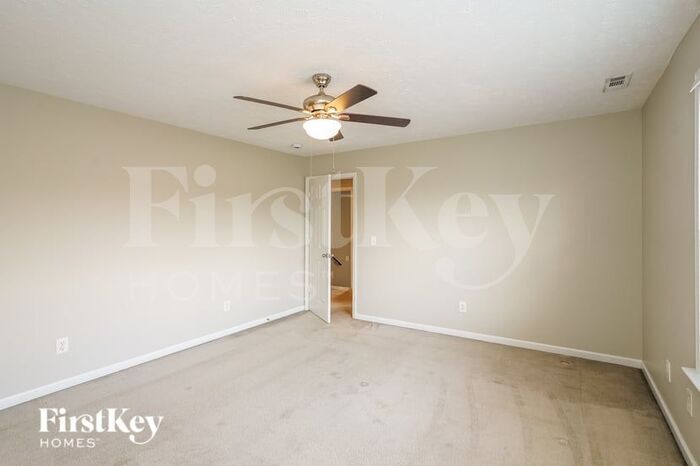 Building Photo - 308 Birchclay Point N